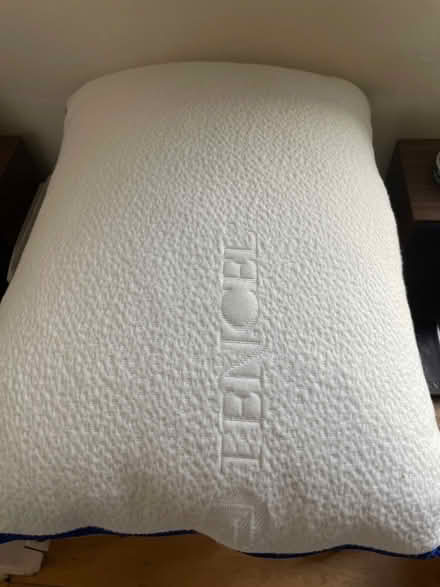 Photo of free foam pillow (D03) #4