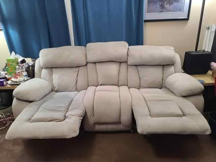 Photo of free Recliner Couch (130 / 969) #1