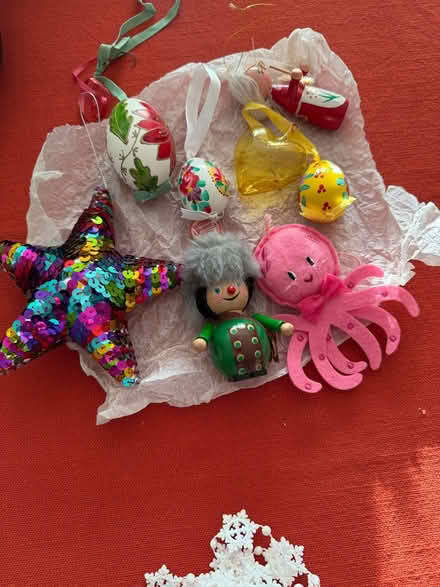 Photo of free ornaments (Regent Square) #1