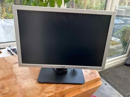 Photo of free Dell computer screen (Desborough) #1