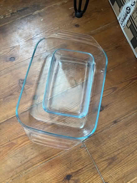 Photo of free One small one big Pyrex oven dish (SW9 6LW) #1