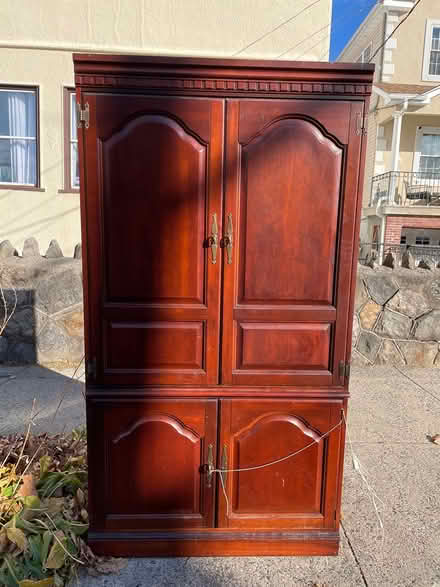 Photo of free armoire (Mount Vernon) #1