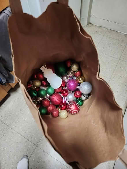 Photo of free bag of Christmas ornaments (Gravesend, bensonhurst) #1