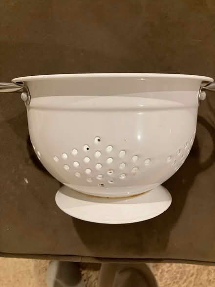 Photo of free Small colander (Bellevue) #1