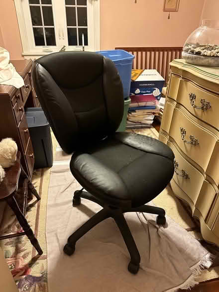 Photo of free Large black office chair (Mt Pleasant PA) #1