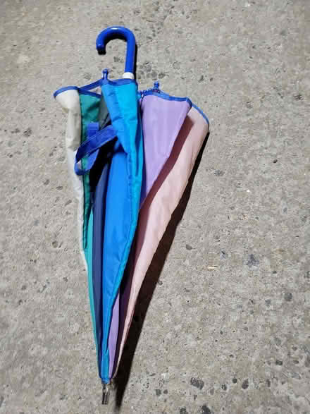 Photo of free Child umbrella (Montreal road and St Laurent) #3