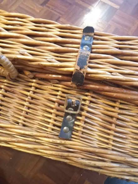 Photo of free Wicker picnic hamper basket (Didcot OX11) #2