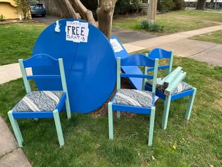 Photo of free Blue table and three chairs (Clarendon/Lyon Village/) #3