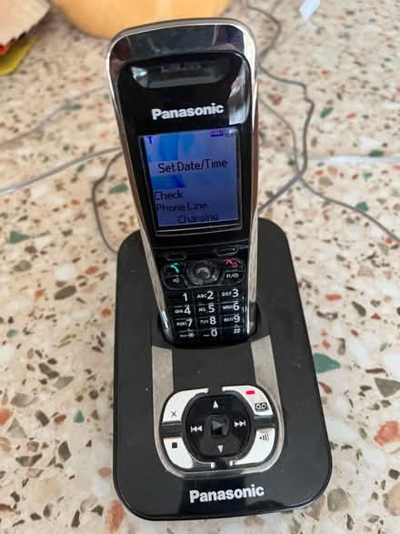 Photo of free Cordless handset and answer-phone base (Collect: B93 Knowle) (Knowle B93) #1