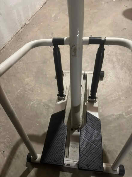 Photo of free Golds Gym Stepper 2000 (Ypsilanti Township) #3