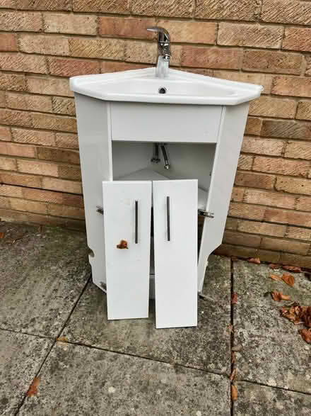 Photo of free Sink and vanity unit (Mid Clevedon BS21) #1