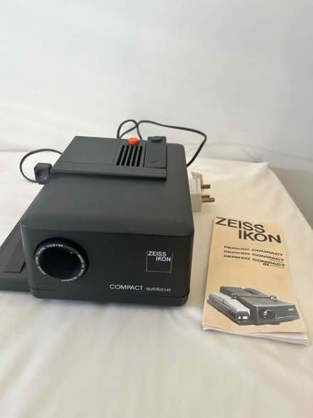 Photo of free Zeiss slide projector (Holt BA14) #1