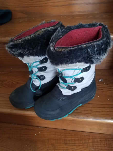 Photo of free Winter boot (Centrepointe) #1