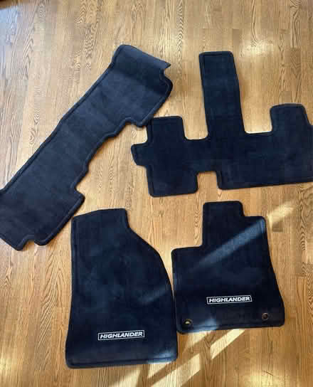 Photo of free Floor mats - 2016 Toyota Highlander (Winchester MA) #1