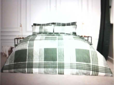 Photo of free Double Size Green Duvet Sets (Kirkton of Auchterhouse DD3) #1