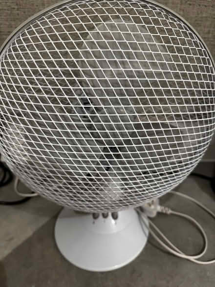 Photo of free Desk fan (used) (Pontefract WF8 area) #2