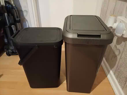 Photo of free 2 kitchen bins - small/medium (Hoddesdon EN11) #1