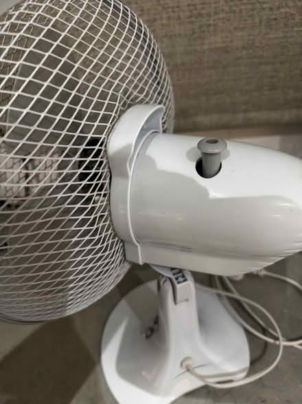 Photo of free Desk fan (used) (Pontefract WF8 area) #4