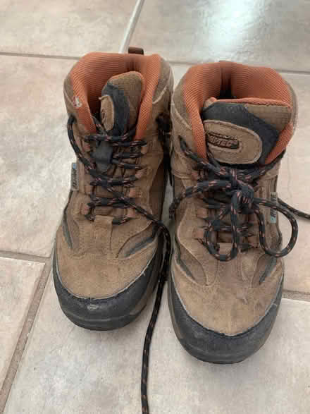 Photo of free Kids hiking boots size US 3.5 (Lawrence/ El Camino Real) #1