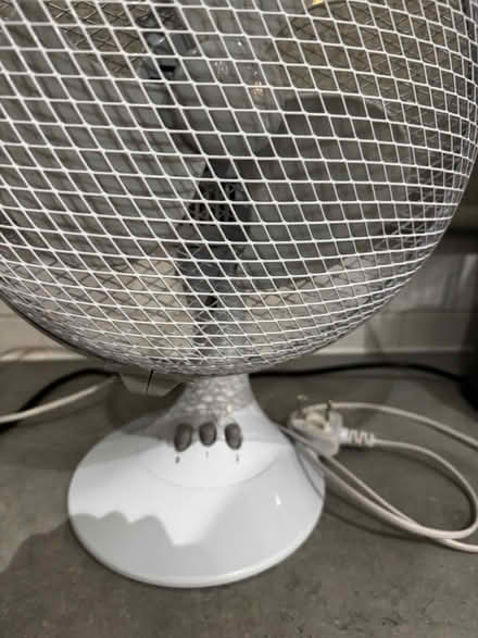 Photo of free Desk fan (used) (Pontefract WF8 area) #1