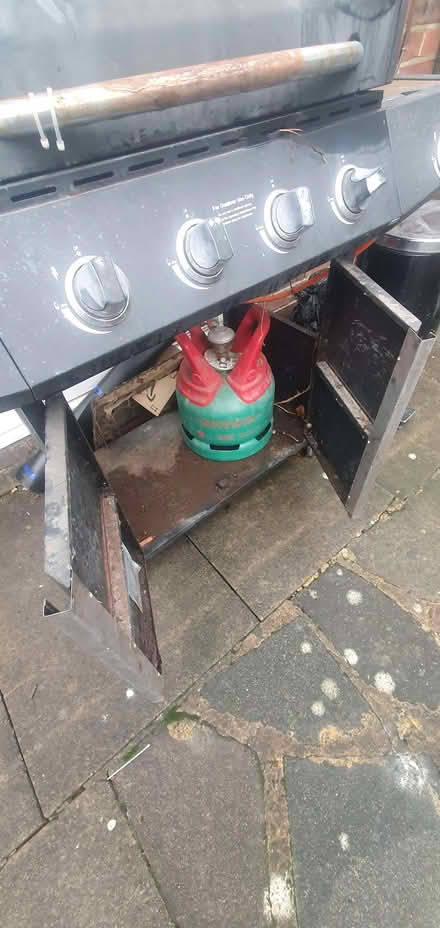 Photo of free Gas Bbq on castor (North Road N7) #3