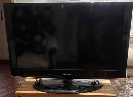 Photo of free Samsung Television 32 “ (Glasgow G13) #1