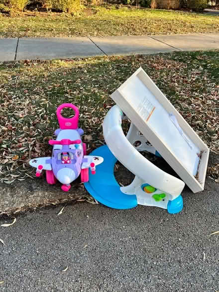 Photo of free toddler toys (Edgebrook) #1