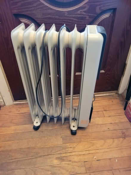 Photo of free Delonghi Space Heater (Silver Spring) #1