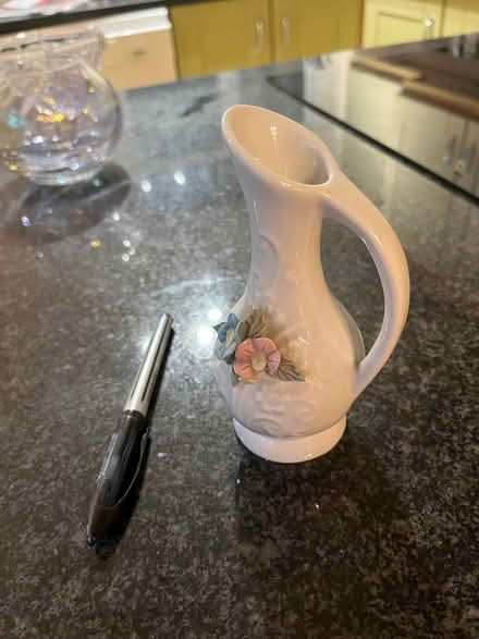 Photo of free small pottery vase (Baguley M33) #1