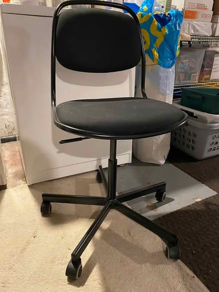 Photo of free Desk chair on wheels (Bloor West and Jane) #1