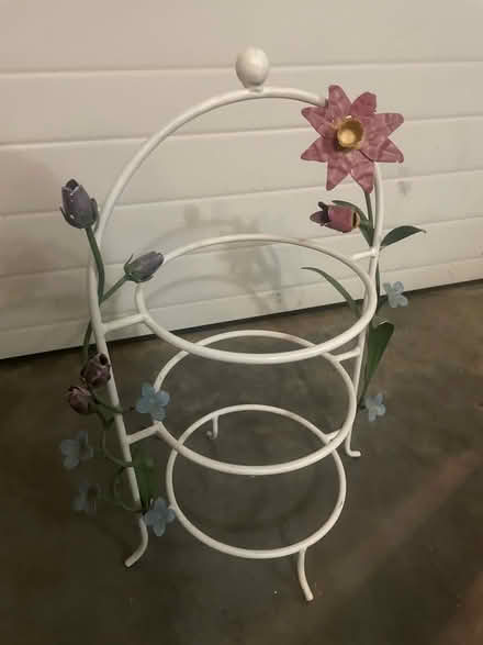 Photo of free Plate display rack (Halfway- Hagerstown) #1