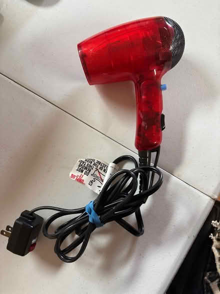 Photo of free Hairdryer that won't heat (Snellville - Brookwood Manor) #1