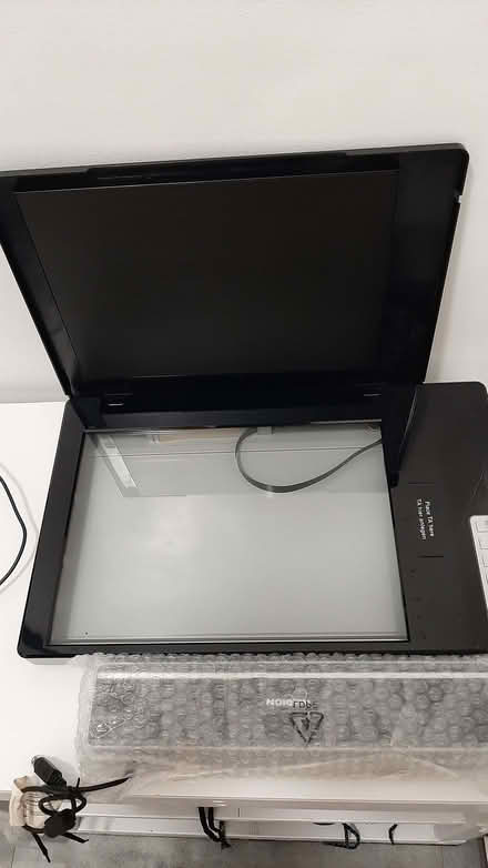 Photo of free Flatbed scanner, needs software driver (Fareham PO13) #2