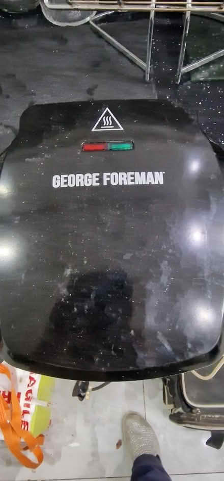 Photo of free Small george foreman grill (brandhall /quinton B68) #1