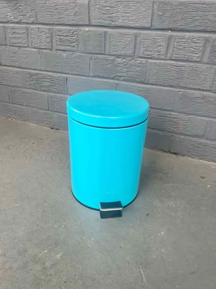 Photo of free Step Trash Can (Near Capital Heights metro) #1