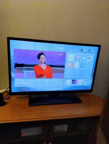 Photo of free Linsar 28 inch TV with Freeview (Dunblane FK15) #2