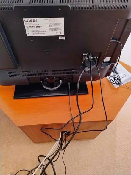 Photo of free Linsar 28 inch TV with Freeview (Dunblane FK15) #4