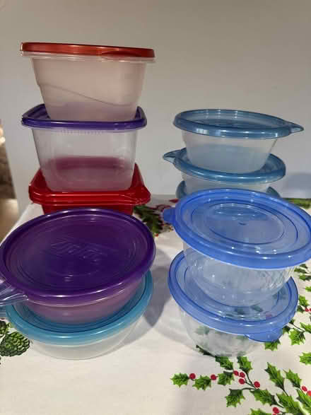 Photo of free Ziploc bowls w lids (Swarthmore) #1