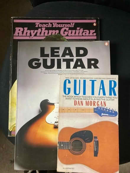 Photo of free 3 guitar tuition books (Meifod SY21) #1