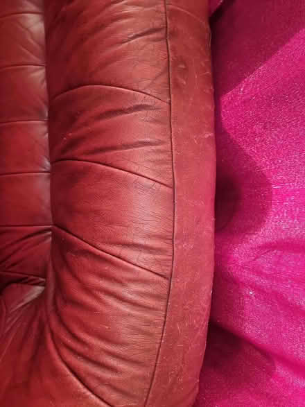 Photo of free 2 seater leather settee (Batemoor S8) #3