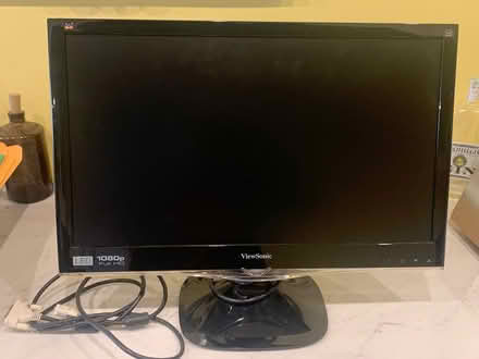 Photo of free LED computer screen 22” (Ayer) #1