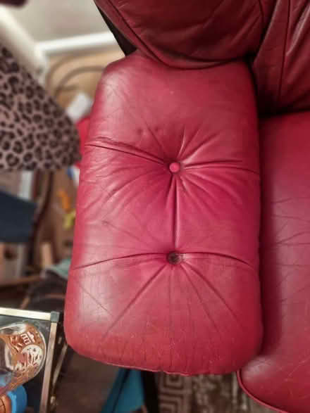 Photo of free 2 seater leather settee (Batemoor S8) #4