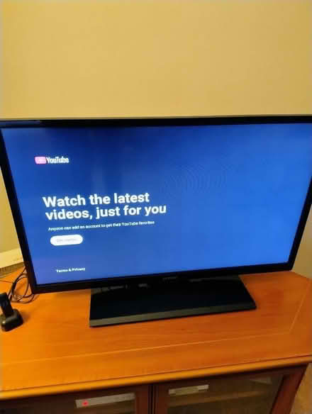 Photo of free Linsar 28 inch TV with Freeview (Dunblane FK15) #3