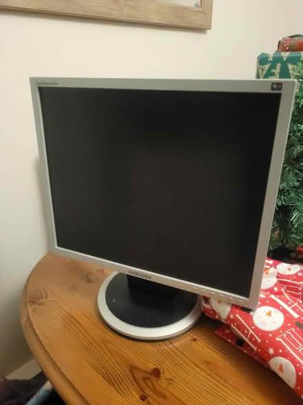 Photo of free Samsung Computer Screen Monitor (Bearsted) #1