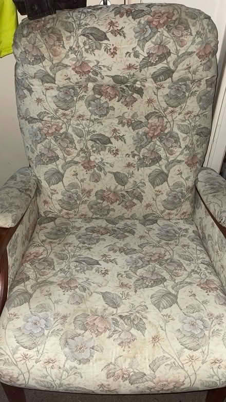 Photo of free Wing back chair (Underdale SY2) #2