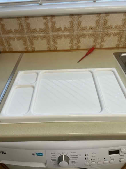 Photo of free Plastic tray on legs (Harlow CM17) #1