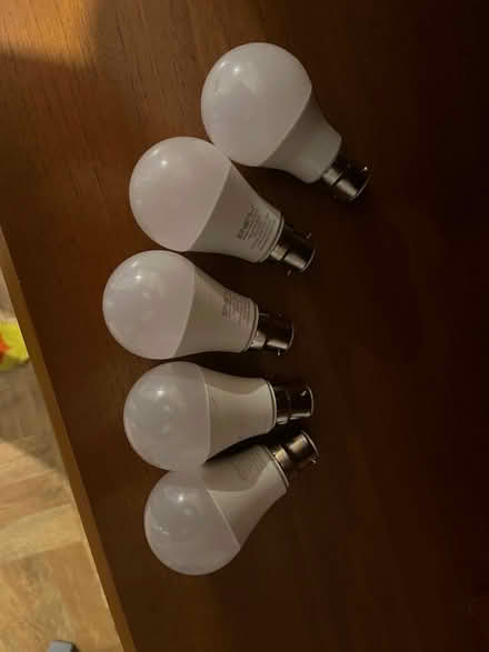 Photo of free 5 working B22 lightbulbs (Wisewood S6) #1