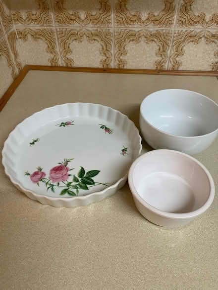 Photo of free Ovenproof/ Pyrex kitchenware (Harlow CM17) #4