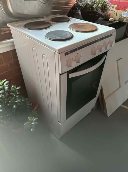 Photo of free Oven Electric [Bishopbriggs G64 1QJ] (Robroyston G64) #1