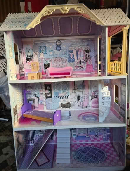 Photo of free Dolls House (Black Lane M26) #1